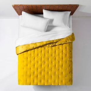 Opalhouse velvet tufted comforter- Citron